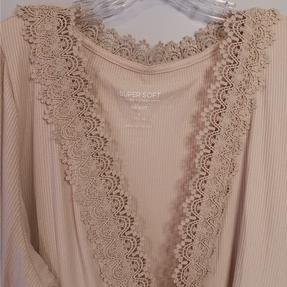 NWT Torrid 3X Smoke Gray Ribbed Lace Trimmed Front Tie Top Blouse - Picture 2 of 7